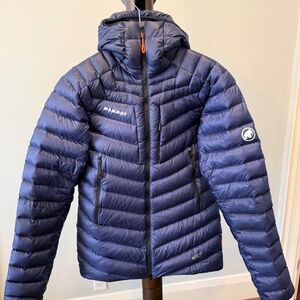 Mammut Broad Peak 800-Fill Down Puffer Jacket Men’s Small